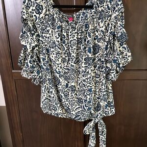 Vince Camuto Navy and Cream Floral Blouse